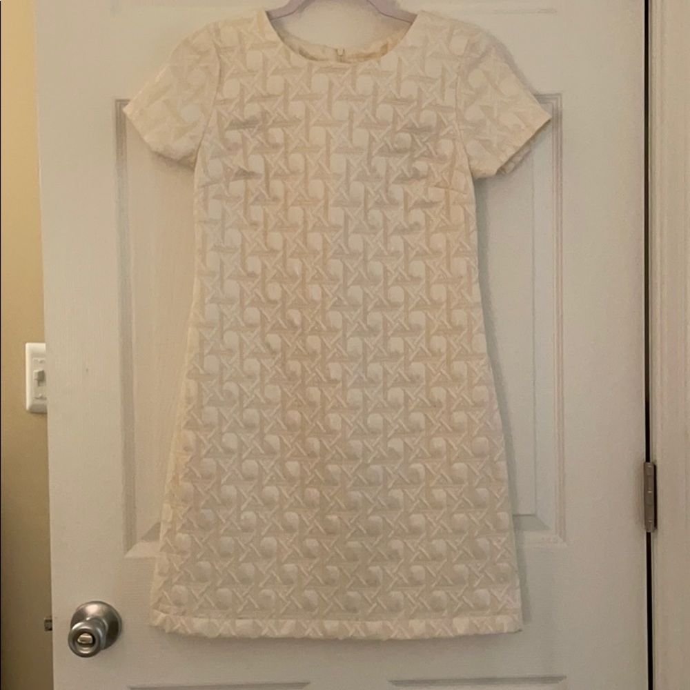 Textured solid cream shift dress